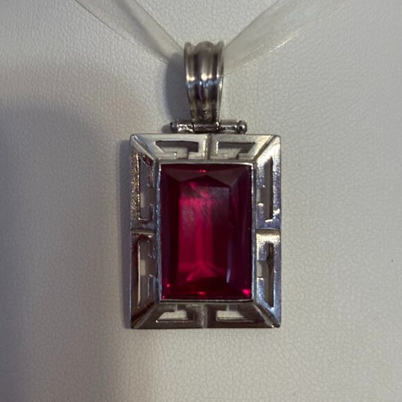 Beautiful Red Color Stone Pendant in Silver Tone with pouch - Picture 1 of 14